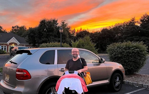 "Heç vaxt lüks avtomobilə minməmişəm" deyən aktyor "Porsche" aldı - FOTO