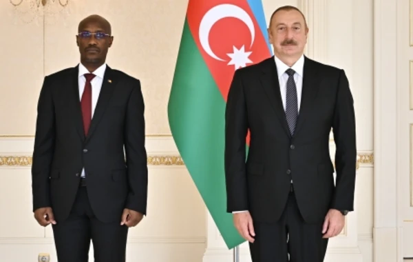 Президент Ильхам Алиев принял верительные грамоты новоназначенного посла Чада - ФОТО