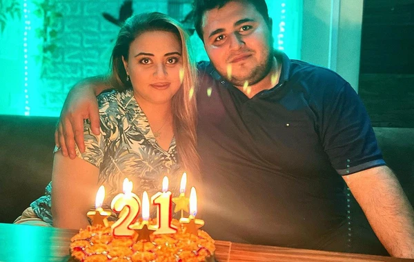 Almaxanım Əhmədli 21 yaşını nişanlısı ilə qeyd etdi - FOTO