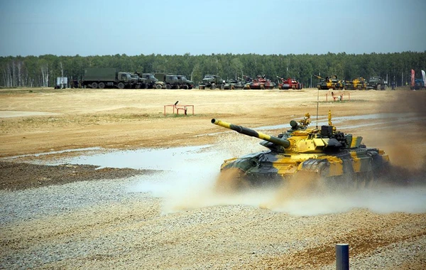 Азербайджанские военнослужащие вышли в полуфинал конкурса "Танковый биатлон" - ФОТО