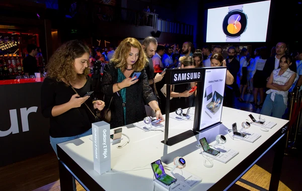 Texnologiya nəhəngi “Samsung”un yeni məhsulları təqdim edildi - FOTO