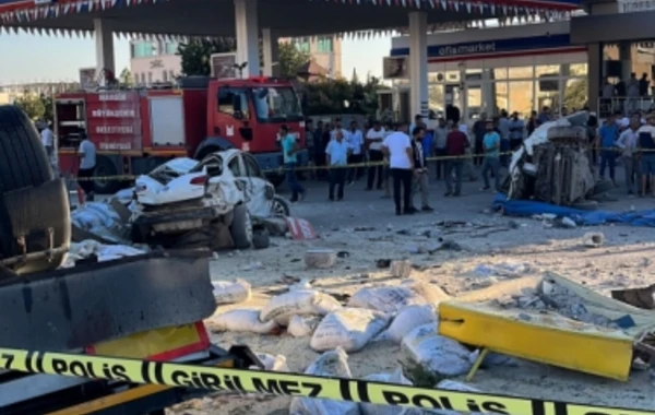 Türkiyədə dəhşətli hadisə - Ölənlər və yaralılar var - FOTO