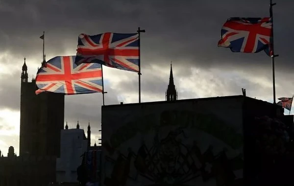 Britaniyanın ən böyük konteyner limanı işçiləri tətil edirlər