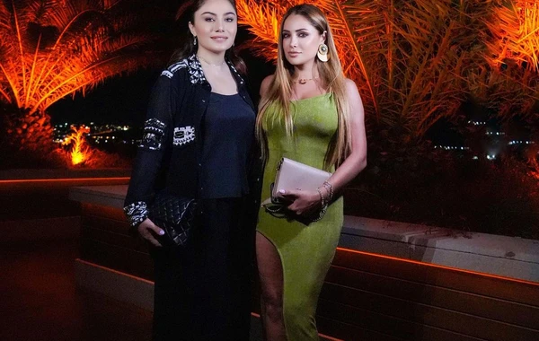 Ruhidən Nigar Camalın qızına: "Heç deməzsən Londonda böyüyüb" - FOTO