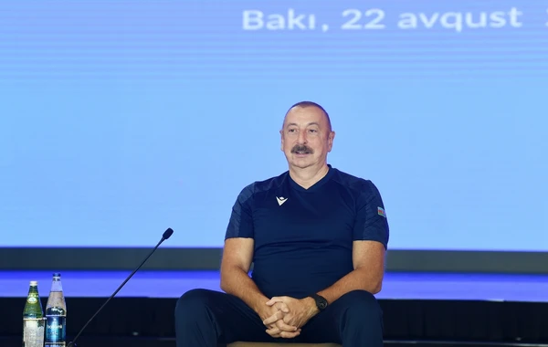 Ильхам Алиев и Мехрибан Алиева встретились со спортсменами, показавшими хорошие результаты на Исламиаде - ФОТО