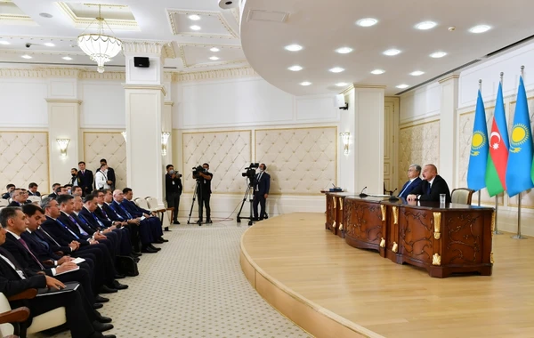 Президенты Азербайджана и Казахстана выступили с заявлениями для печати - ФОТО