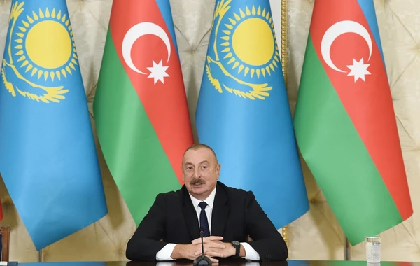 Президенты Азербайджана и Казахстана выступили с заявлениями для печати - ФОТО