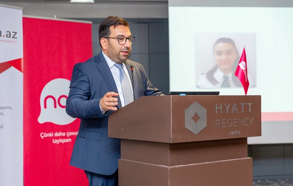 Nar наградил абитуриентов, показавших наивысшие результаты - ФОТО