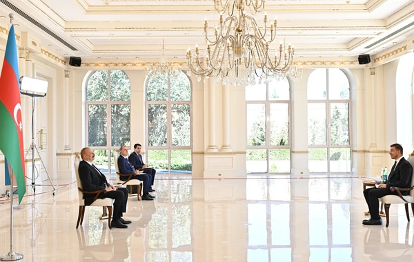 İlham Əliyev Bosniya və Herseqovinanın Azərbaycanda yeni səfirinin etimadnaməsini qəbul edib - FOTO