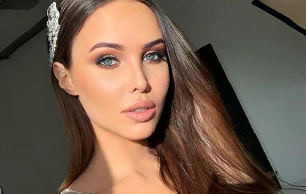 Анастасия Решетова в платье с глубоким декольте вызвала споры в сети - ФОТО