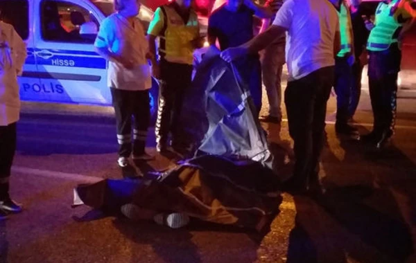 Bakıda avtomobil qəzası: Bir nəfər ölüb, iki nəfər yaralanıb – FOTO/VİDEO