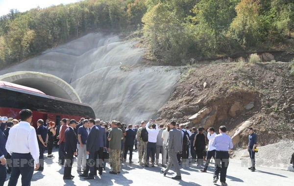 Xarici diplomatlar Əhmədbəyli-Füzuli-Şuşa avtomobil yolunda görülən işlərlə tanış olub - FOTO