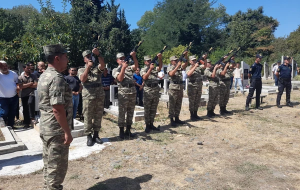 Похоронен погибший в ДТП военнослужащий азербайджанской армии - ФОТО