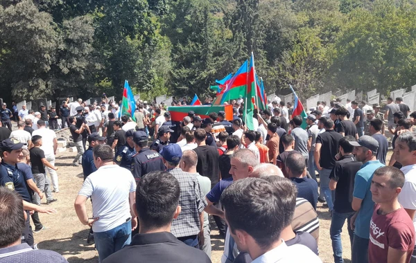 Похоронен погибший в ДТП военнослужащий азербайджанской армии - ФОТО