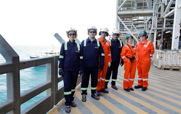 SOCAR BP-nin bir neçə əməkdaşını təşəkkürnamə ilə təltif edib - FOTO