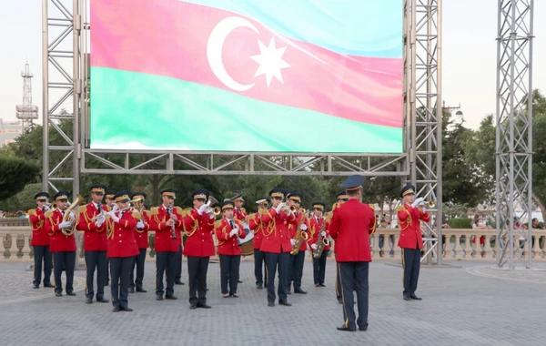 Bakı Dənizkənarı Bulvarında karateçilərimizin iştirakı ilə kütləvi idman tədbiri keçirilib - FOTO