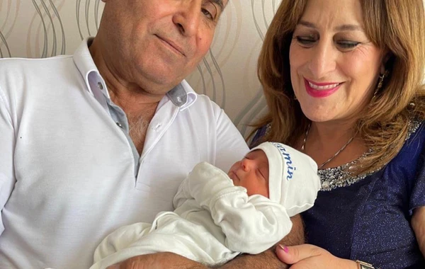 Bakıda 57 yaşlı qadın 15 il sonsuzluqdan sonra ana olub - FOTO