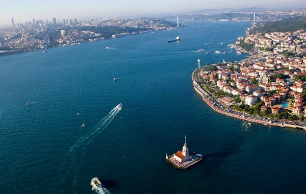 Türkiyə boğazlarından keçid rüsumunu 5 dəfə ARTIRDI