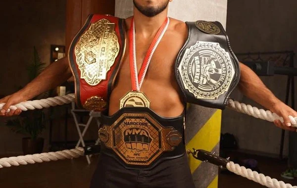 Azərbaycanın MMA döyüşçüsü ən nüfuzlu liqalardan birinin çempionu oldu - FOTO/VİDEO
