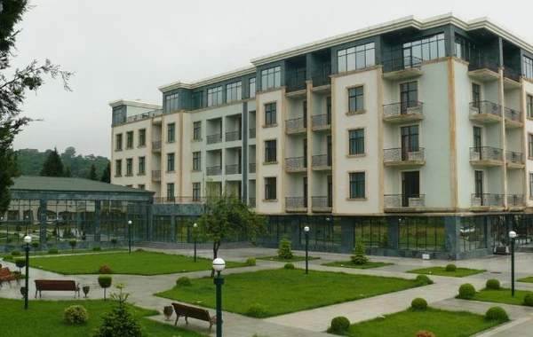 Azərbaycanda 9 milyon manata otel satılır - FOTO