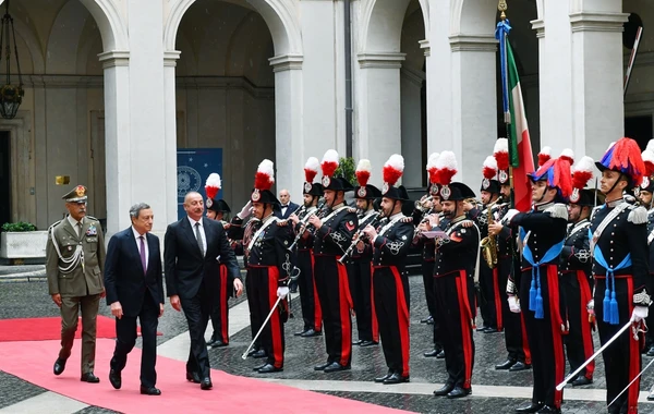 Prezident İlham Əliyev İtaliya Nazirlər Şurasının sədri ilə görüşüb - FOTO