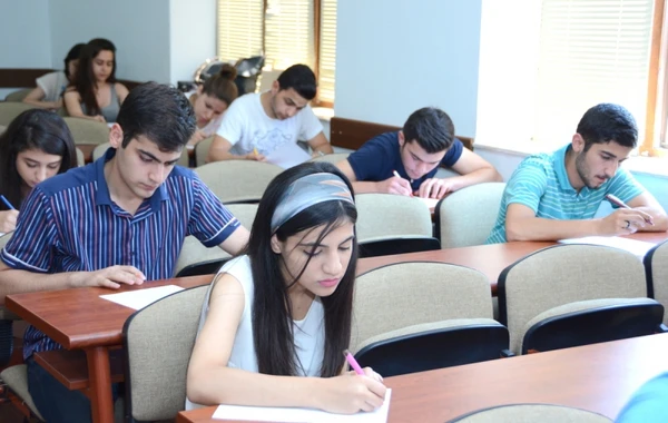 Buraxılış imtahanlarında üzrlü səbəbdən iştirak etməyən 456 şagird əlavə imtahan verəcək