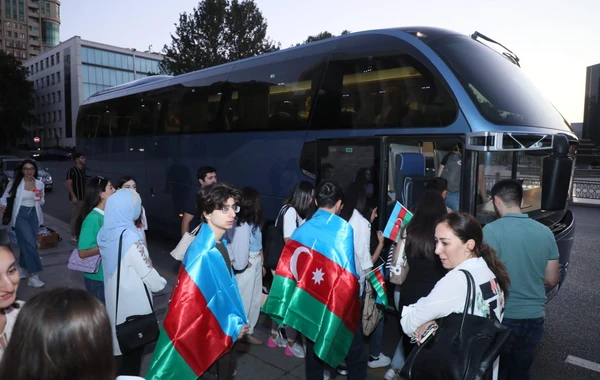 Diaspor könüllüləri Şuşaya yola düşüblər - FOTO