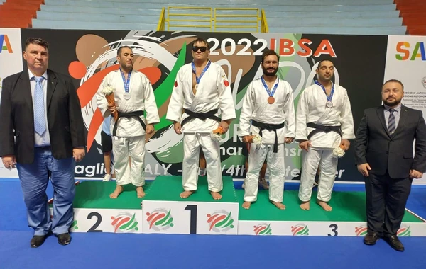 İlham Zəkiyev səkkizinci dəfə Avropa çempionu olub - FOTO