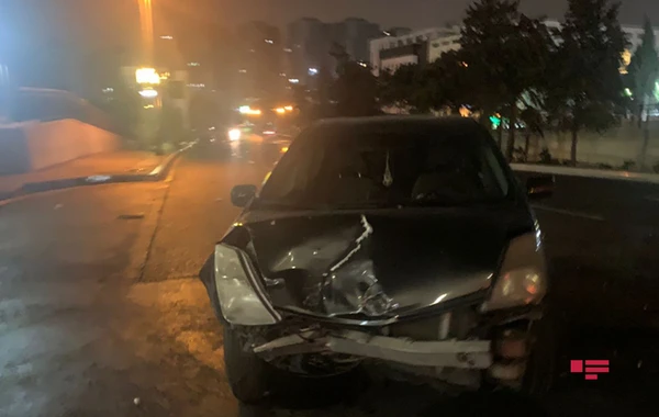 Bakıda taksi sürücü qəzaya səbəb oldu, xəsarət alan var - FOTO