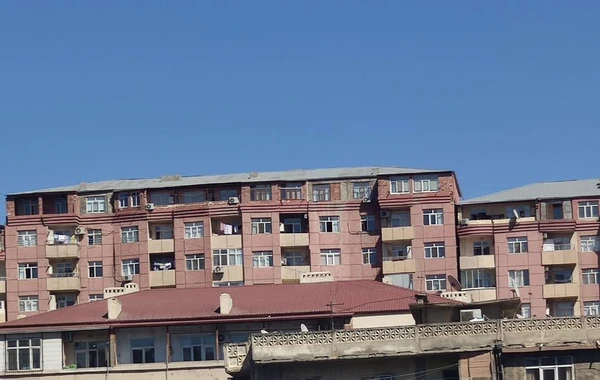18 mərtəbəli binanın 19-cu mərtəbəsi - Yasamalda ucuz qiymətə satılan mənzillər necə tikilir? - FOTO