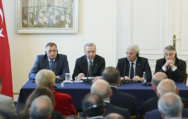 Türkiyə və Bosniya-Herseqovina arasında şəxsiyyət vəsiqəsi ilə gediş-gəliş mümkün olacaq