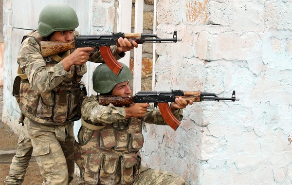 Azərbaycan Ordusunun Baş Qərargah rəisi Quru Qoşunlarında olub - FOTO