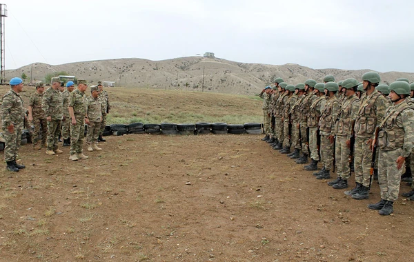 Azərbaycan Ordusunun Baş Qərargah rəisi Quru Qoşunlarında olub - FOTO