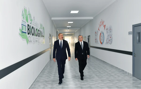Prezident Bakıda yeni inşa edilən məktəb kompleksində yaradılan şəraitlə tanış olub - FOTO