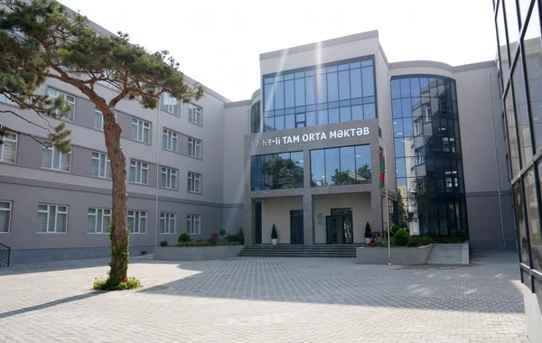 Prezident Bakıda yeni inşa edilən məktəb kompleksində yaradılan şəraitlə tanış olub - FOTO