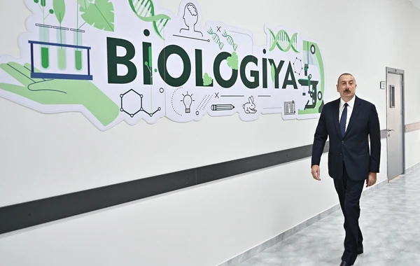 Prezident Bakıda yeni inşa edilən məktəb kompleksində yaradılan şəraitlə tanış olub - FOTO
