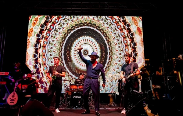 Zamiqin konserti baş tutdu - FOTO