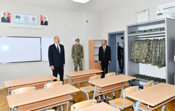 Президент ознакомился с условиями, созданными в школьном комплексе №87 в Сураханском районе - ФОТО