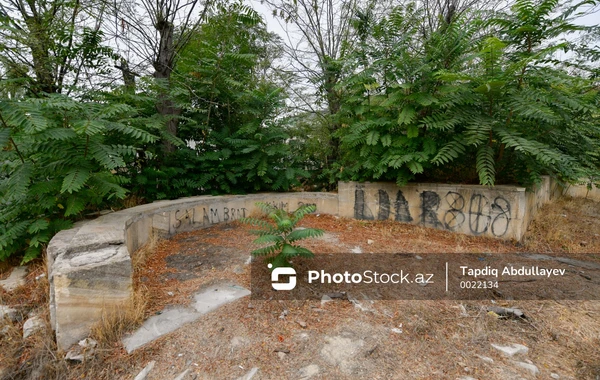 Baxımsız vəziyyətdə olan "Yay parkı" - FOTOREPORTAJ