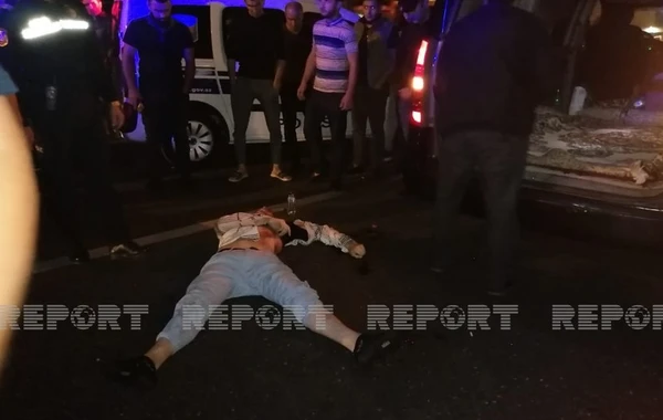 Bakıda avtomobil gənc oğlanı vuraraq öldürüb - FOTO