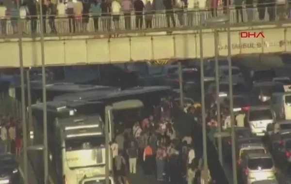 Türkiyədə dəhşətli zəncirvari qəza - Yaralılar küçələrə töküldü - VİDEO