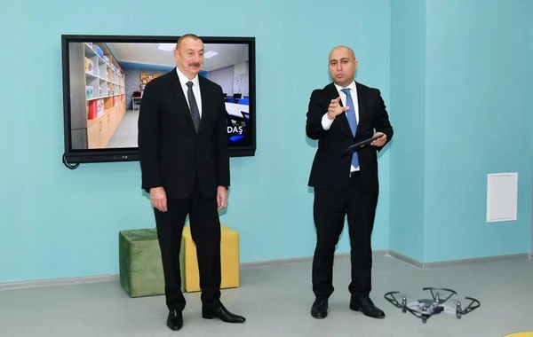 İlham Əliyev Sarayda yeni inşa edilən məktəbdə yaradılan şəraitlə tanış olub - FOTO/VİDEO