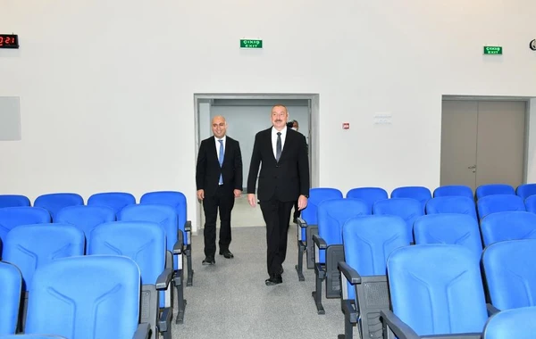 İlham Əliyev Sarayda yeni inşa edilən məktəbdə yaradılan şəraitlə tanış olub - FOTO/VİDEO