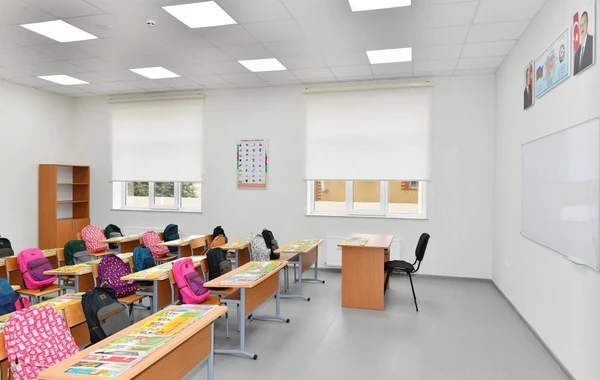 İlham Əliyev Sarayda yeni inşa edilən məktəbdə yaradılan şəraitlə tanış olub - FOTO/VİDEO