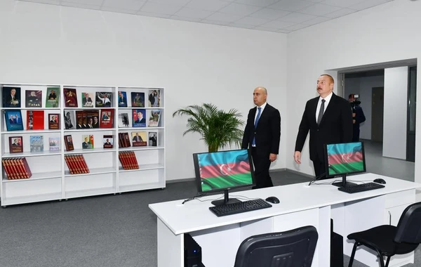İlham Əliyev Sarayda yeni inşa edilən məktəbdə yaradılan şəraitlə tanış olub - FOTO/VİDEO