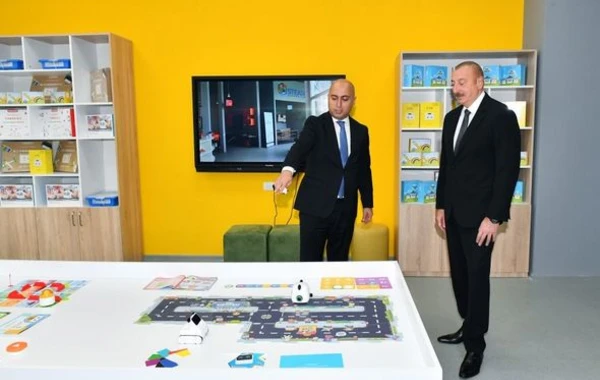 Президент ознакомился с условиями в новом здании школы №2 в поселке Сарай - ФОТО