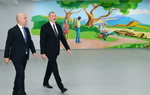 Президент ознакомился с условиями в новом здании школы №2 в поселке Сарай - ФОТО