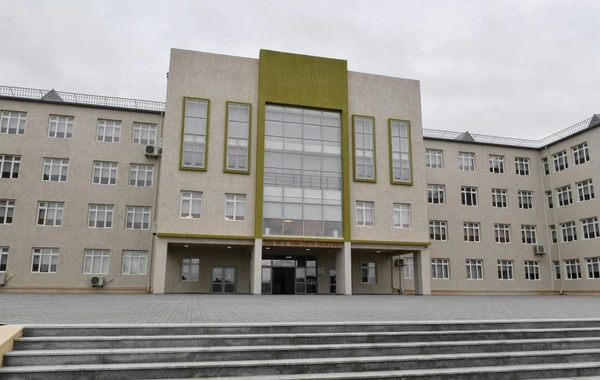 Ильхам Алиев принял участие в открытии новой школы номер 335 в поселке Бинагади