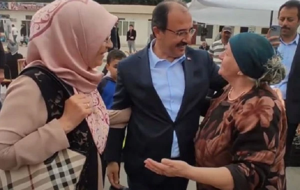 Cahit Bağçı Şamaxı bazarında - VİDEO