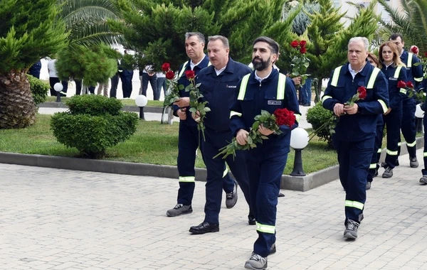 SOCAR prezidentinin rəhbərliyi ilə nümayəndə heyəti “Neft Daşları”na səfər edib - FOTO